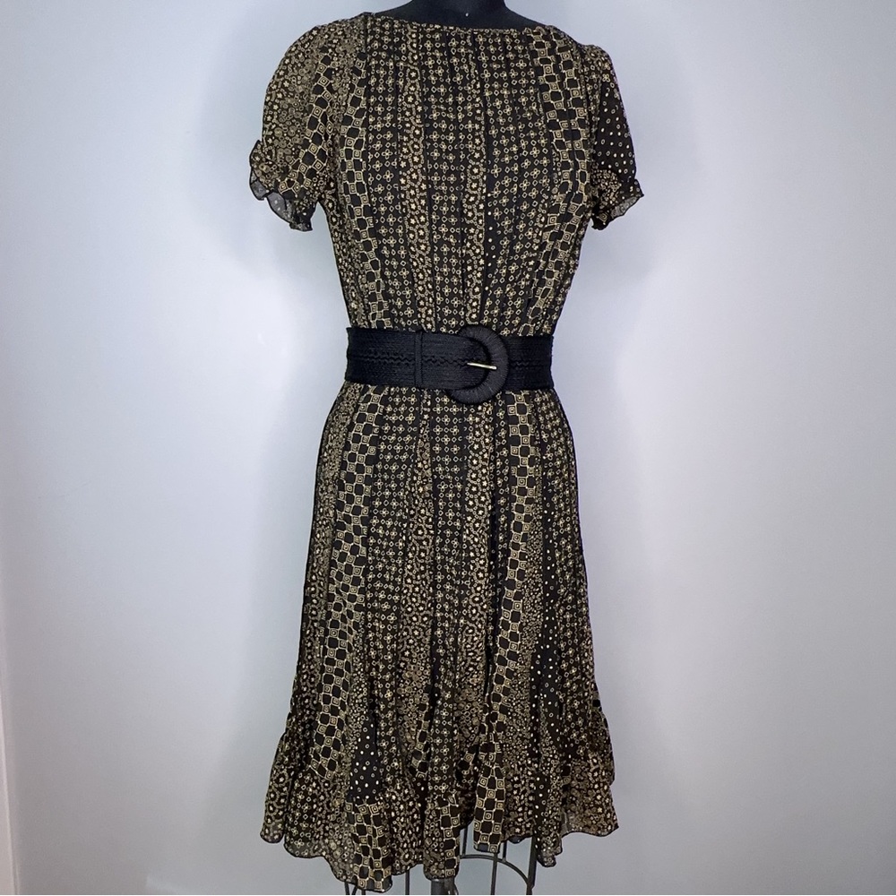 Dress Sandra Darren( Nordstrom) Frilly,Slenderizing Sm print